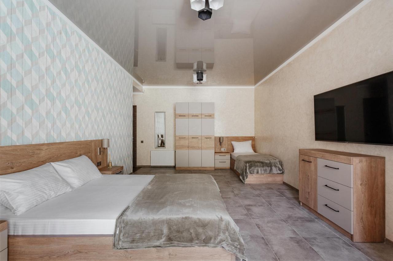 Yudgi - Home Hotel Chornomorsk Bagian luar foto