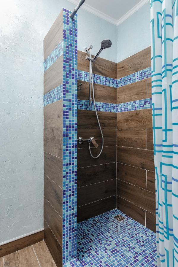 Yudgi - Home Hotel Chornomorsk Bagian luar foto